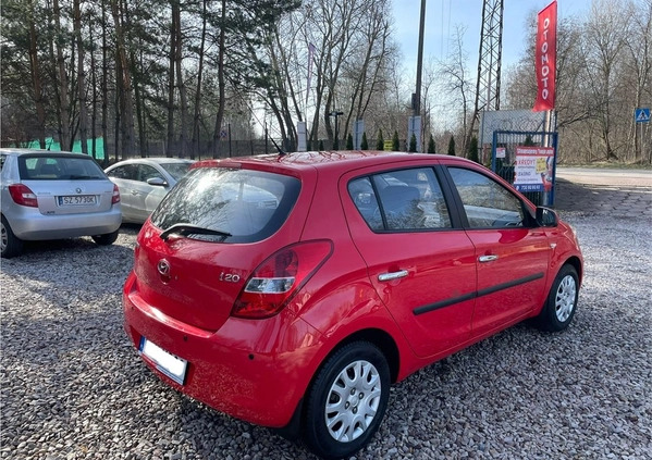 Hyundai i20 cena 23700 przebieg: 90000, rok produkcji 2011 z Września małe 121